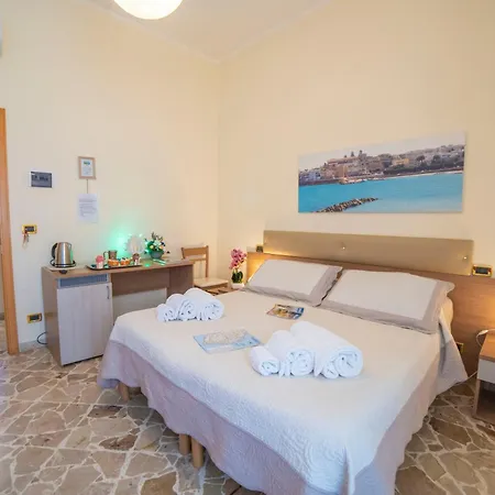 B&B A Due Passi Otranto Exterior foto